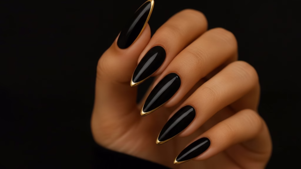 schwarze stiletto nails